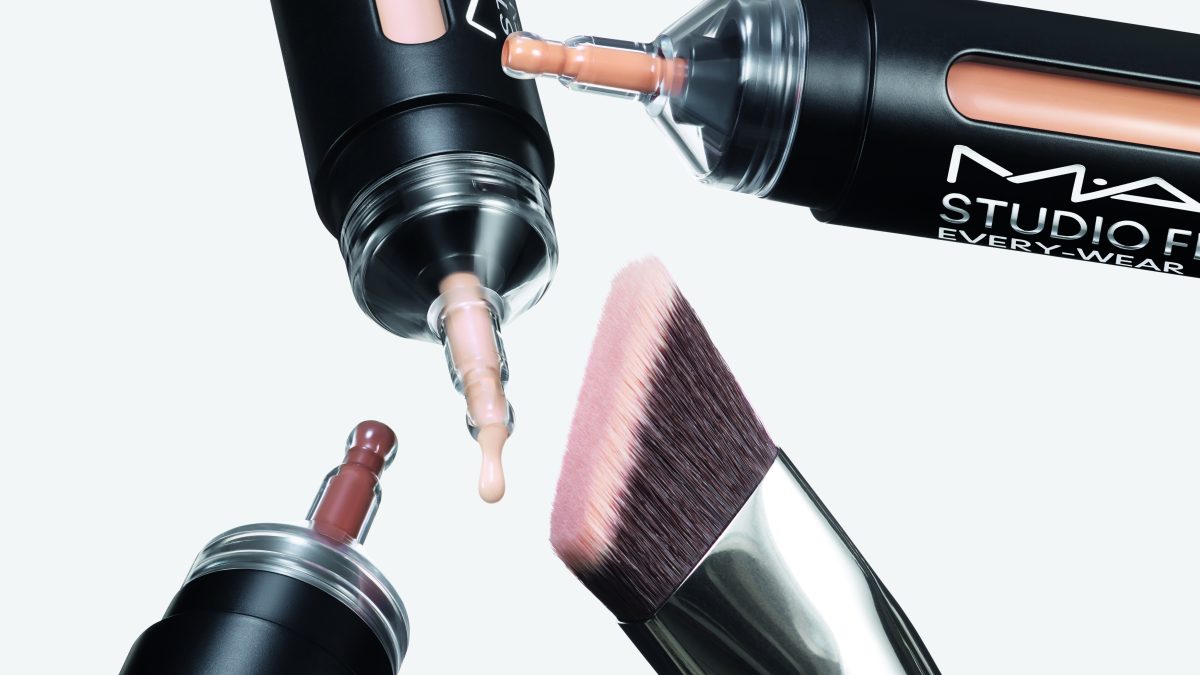 M•A•C COSMETICS LANZA STUDIO FIX FACE PEN: UNA INCREÍBLE BASE YCORRECTOR 2 EN 1.